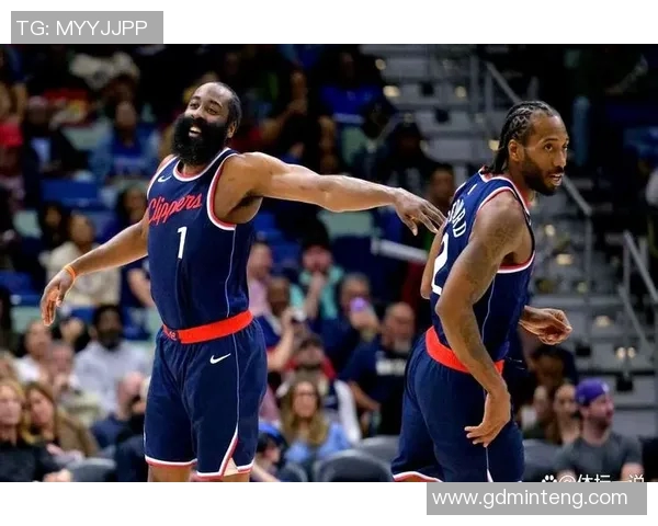 勇士与快船激战正酣比分胶着精彩瞬间回顾与分析 勇士与快船激战正酣比分胶着精彩瞬间回顾与分析