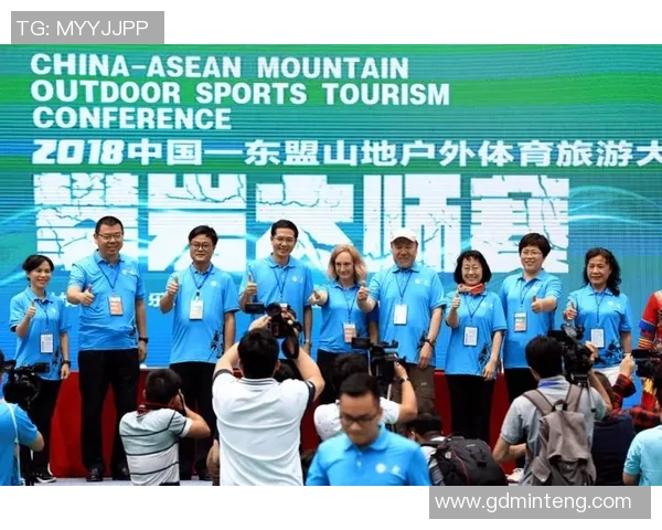 南京城市马拉松点评：攀岩队状态表现与赛事精彩瞬间分析