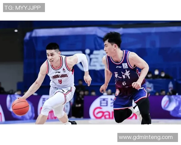 广东与上海篮球对决直播精彩瞬间全程回顾与分析 广东与上海篮球对决直播精彩瞬间全程回顾与分析