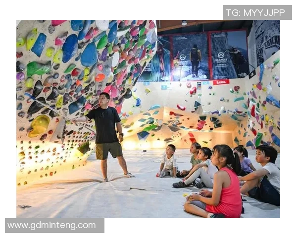 成都攀岩队的盯防策略分析与成效评估探讨 成都攀岩队的盯防策略分析与成效评估探讨