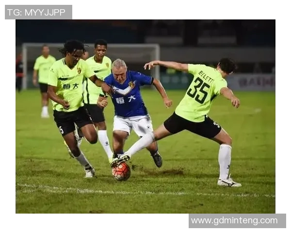 辽宁宏运迎战青岛队全力争胜期待精彩对决与球迷共庆足球盛宴